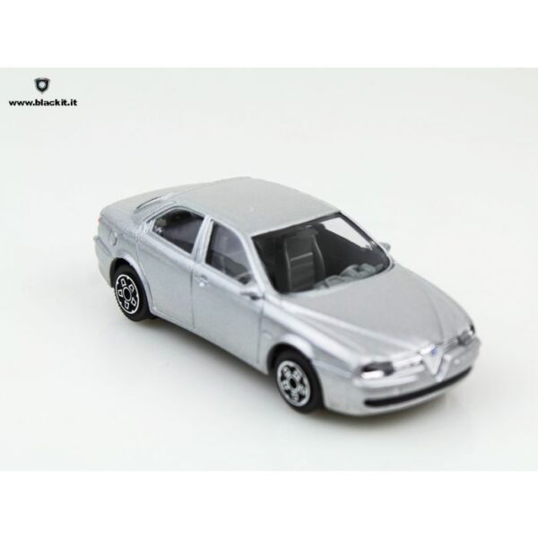 Maquette à l’échelle 1 :43 de l’Alfa Romeo 156 grise