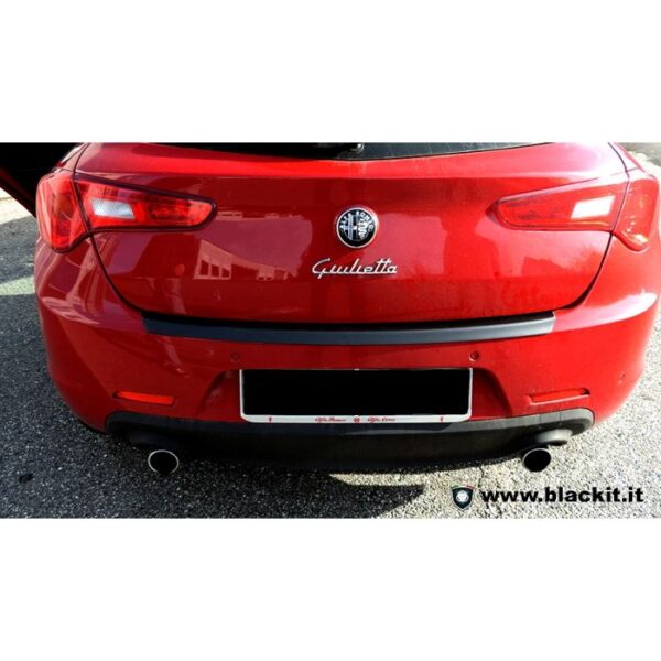 Giulietta black ABS plastic trunk protector