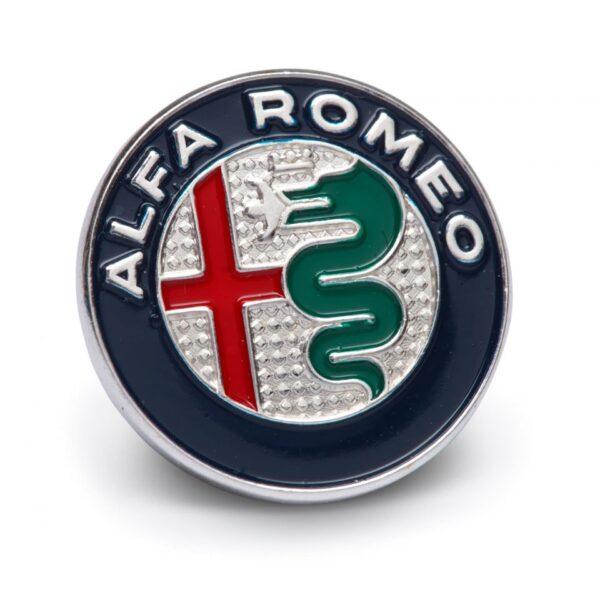 Écusson de veste avec nouveau logo Alfa Romeo et finition laquée.
