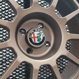 Lot de 4 cache-moyeux en 60 mm avec 4 stickers adhésifs 3D Alfa Romeo
