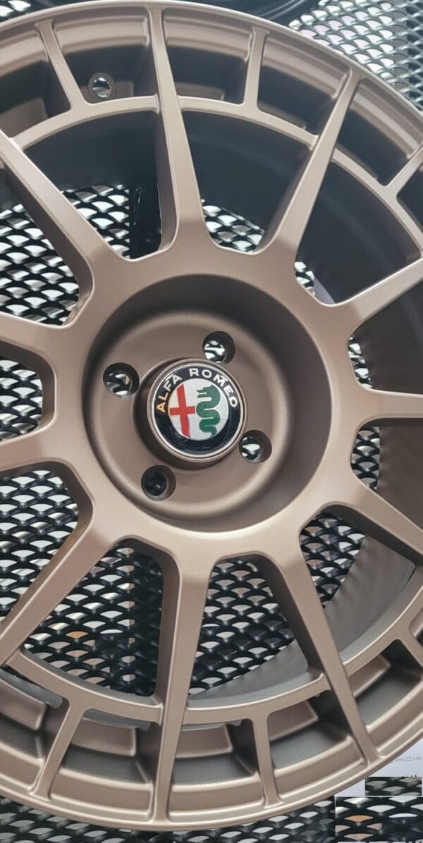 enjoliveur 60 mm monté sur Alfa Romeo