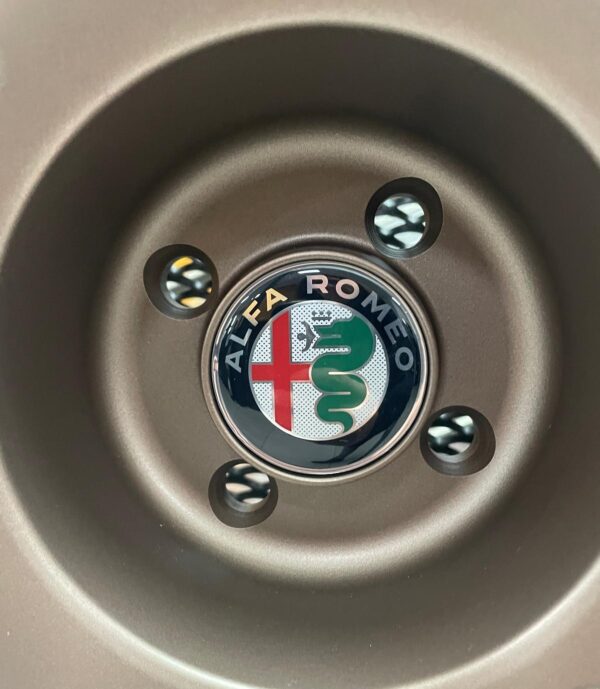 Autocollant 3D 60 mm monté sur Alfa Romeo